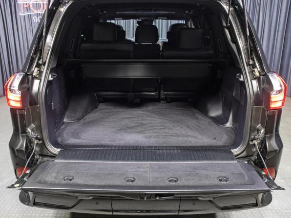 Lexus LX III Рестайлинг 2 с пробегом 2017 года, цена 8 998 000 рублей, 87222 км, внедорожник, Автокод Объявления