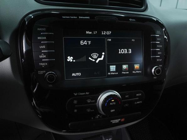 Kia Soul II Рестайлинг с пробегом 2017 года, цена 1 520 000 рублей, 104212 км, хэтчбек, Автокод Объявления