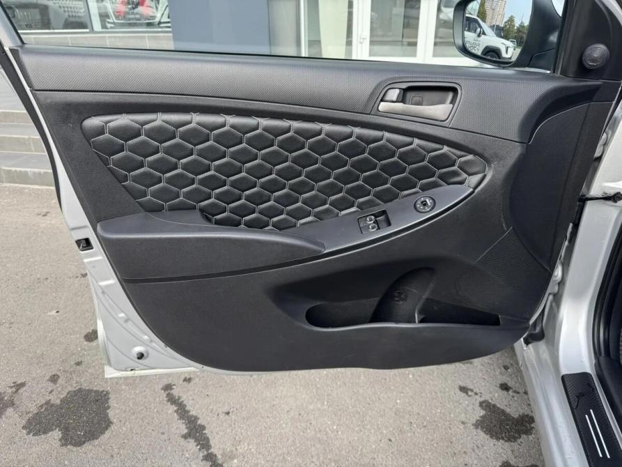 Hyundai Solaris I Рестайлинг Краснодар  - изображение 15