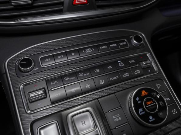 Hyundai Santa Fe IV Рестайлинг с пробегом 2021 года, цена 3 345 000 рублей, 93931 км, внедорожник, Автокод Объявления