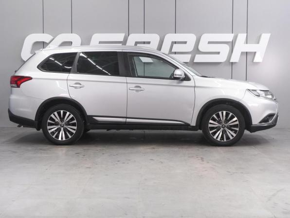 Mitsubishi Outlander III Рестайлинг 3 с пробегом 2019 года, цена 1 899 000 рублей, 99221 км, внедорожник, Автокод Объявления