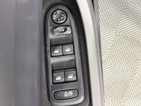 Peugeot 308 I Рестайлинг с пробегом 2012 года, цена 579 000 рублей, 376000 км, хэтчбек, Автокод Объявления