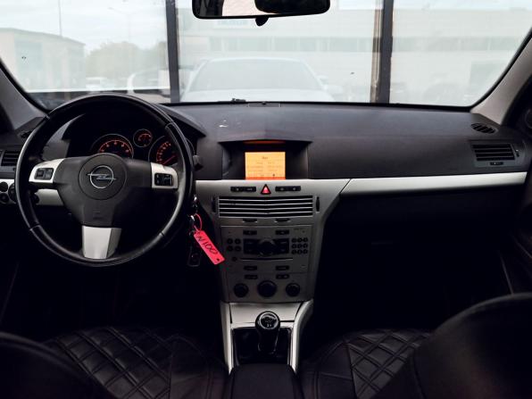Opel Astra H Рестайлинг с пробегом 2008 года, цена 409 000 рублей, 275500 км, седан, Автокод Объявления