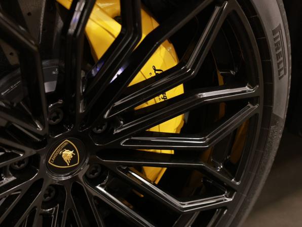Lamborghini Urus I Рестайлинг с пробегом 2025 года, цена 43 000 000 рублей, 82 км, внедорожник, Автокод Объявления