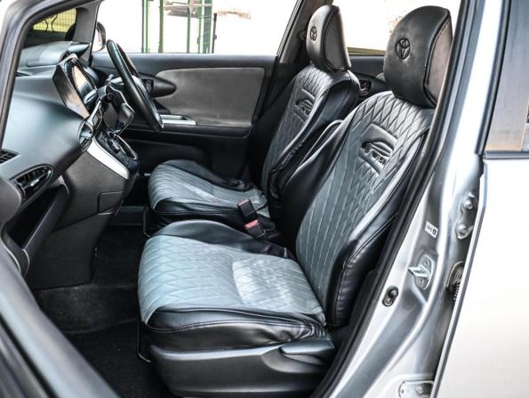 Toyota Wish II с пробегом 2010 года, цена 999 000 рублей, 240915 км, минивэн, Автокод Объявления