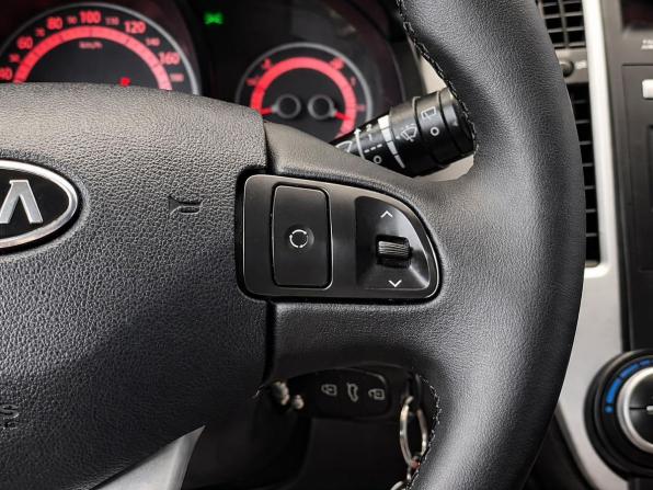 Kia Ceed I Рестайлинг с пробегом 2011 года, цена 847 000 рублей, 98327 км, хэтчбек, Автокод Объявления