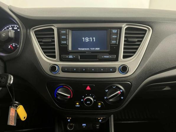 Hyundai Solaris II Рестайлинг с пробегом 2022 года, цена 1 589 000 рублей, 75906 км, седан, Автокод Объявления