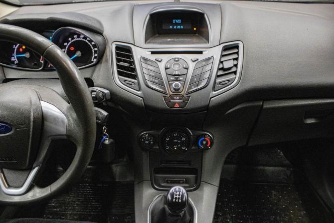 Ford Fiesta Mk6 Рестайлинг с пробегом 2015 года, цена 539 000 рублей, 161430 км, хэтчбек, Автокод Объявления