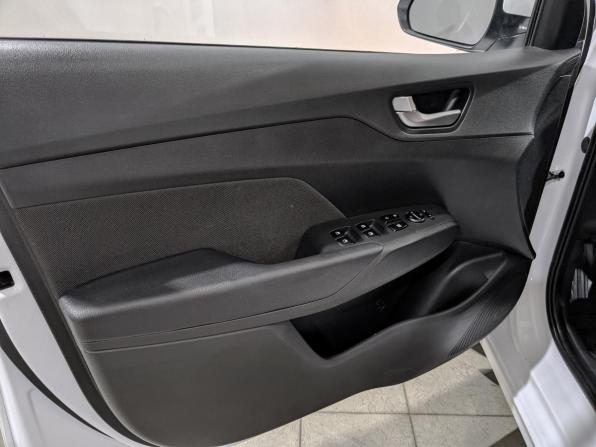 Hyundai Solaris II Рестайлинг с пробегом 2022 года, цена 1 660 000 рублей, 63919 км, седан, Автокод Объявления