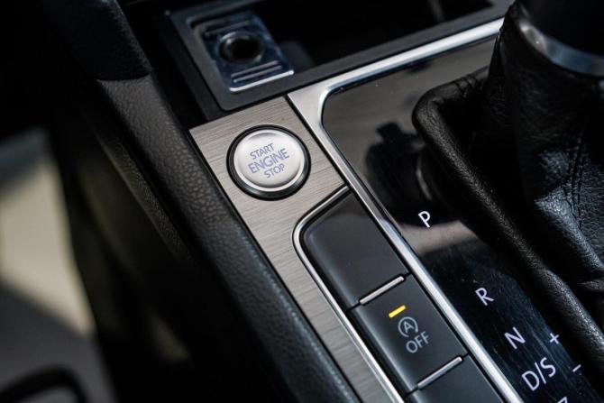 Volkswagen Passat B8 с пробегом 2018 года, цена 1 529 000 рублей, 146890 км, седан, Автокод Объявления