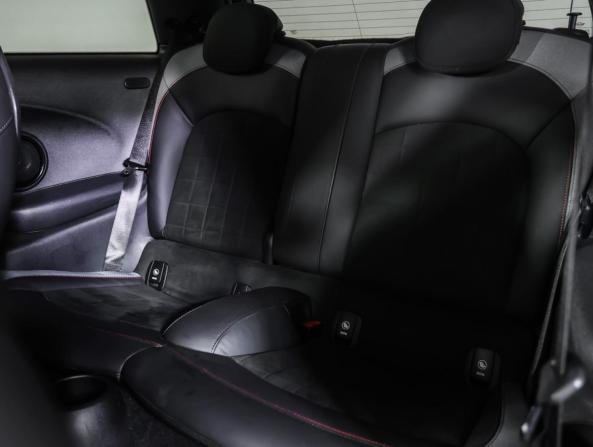 Mini Hatch III (F55/F56) Рестайлинг 2 с пробегом 2021 года, цена 3 778 000 рублей, 26100 км, хэтчбек, Автокод Объявления