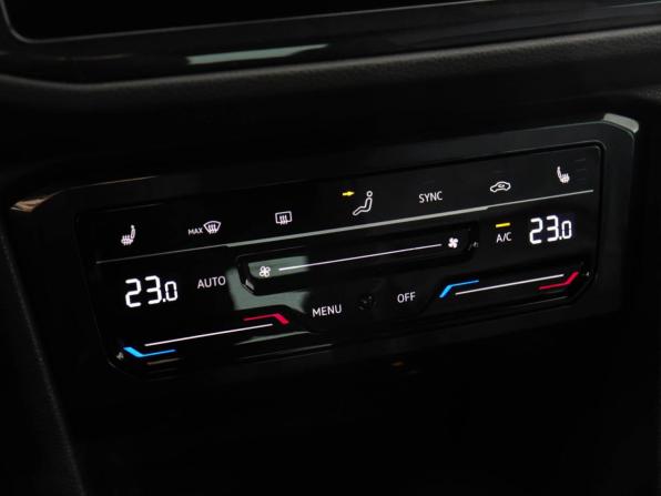 Volkswagen Tiguan II Рестайлинг с пробегом 2021 года, цена 3 349 000 рублей, 76278 км, внедорожник, Автокод Объявления