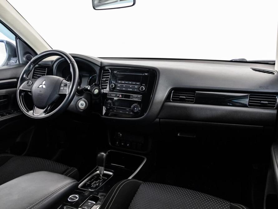 Mitsubishi Outlander III Рестайлинг 3 Санкт-Петербург  - изображение 9