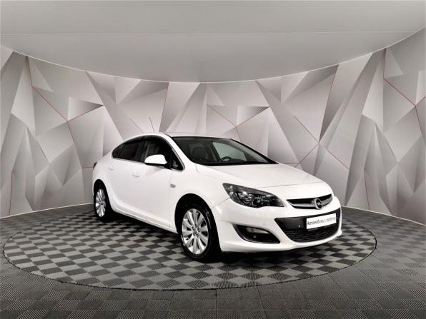 Opel Astra J Рестайлинг с пробегом 2014 года, цена 685 000 рублей, 179468 км, седан, Автокод Объявления
