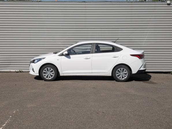Hyundai Solaris II Рестайлинг с пробегом 2022 года, цена 1 665 000 рублей, 68053 км, седан, Автокод Объявления