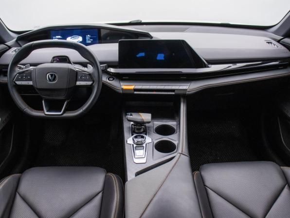 Changan UNI-V I с пробегом 2023 года, цена 1 837 000 рублей, 88997 км, лифтбек, Автокод Объявления