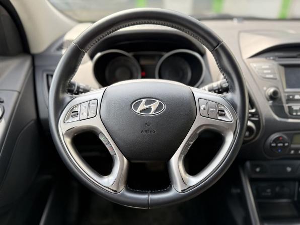Hyundai ix35 I Рестайлинг с пробегом 2015 года, цена 1 199 000 рублей, 176873 км, внедорожник, Автокод Объявления