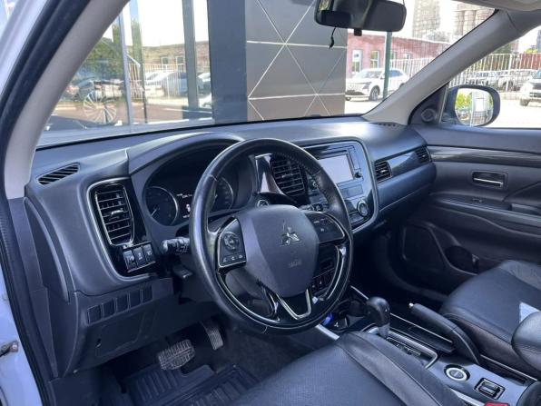 Mitsubishi Outlander III Рестайлинг 2 с пробегом 2017 года, цена 1 890 000 рублей, 156128 км, внедорожник, Автокод Объявления