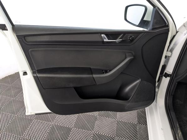 Skoda Rapid II с пробегом 2021 года, цена 1 665 000 рублей, 94262 км, лифтбек, Автокод Объявления