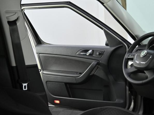 Skoda Yeti I с пробегом 2013 года, цена 899 000 рублей, 178000 км, внедорожник, Автокод Объявления