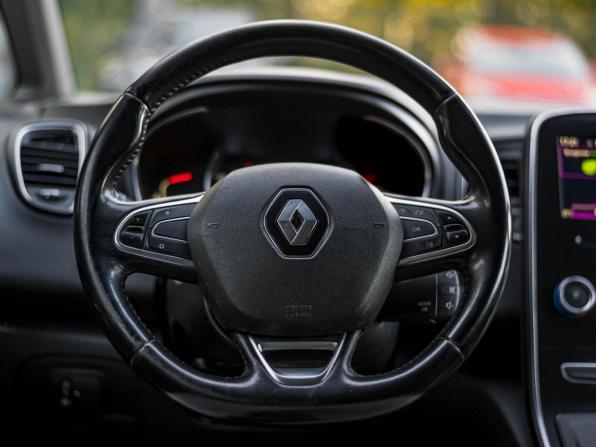 Renault Scenic IV с пробегом 2017 года, цена 1 280 000 рублей, 176515 км, минивэн, Автокод Объявления