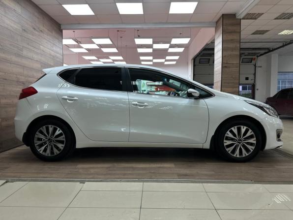 Kia Ceed II Рестайлинг с пробегом 2018 года, цена 1 390 000 рублей, 102020 км, хэтчбек, Автокод Объявления