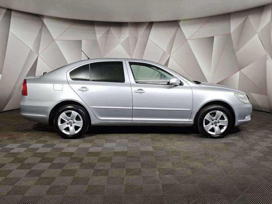 Skoda Octavia II (A5) Рестайлинг Москва  - изображение 6