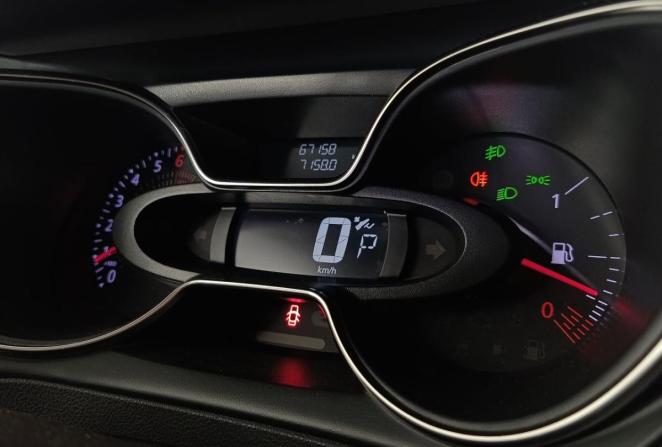 Renault Kaptur I Рестайлинг с пробегом 2021 года, цена 1 560 000 рублей, 71200 км, внедорожник, Автокод Объявления