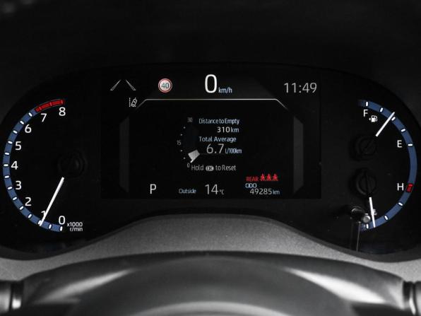 Toyota Yaris Cross с пробегом 2022 года, цена 2 299 000 рублей, 49285 км, внедорожник, Автокод Объявления