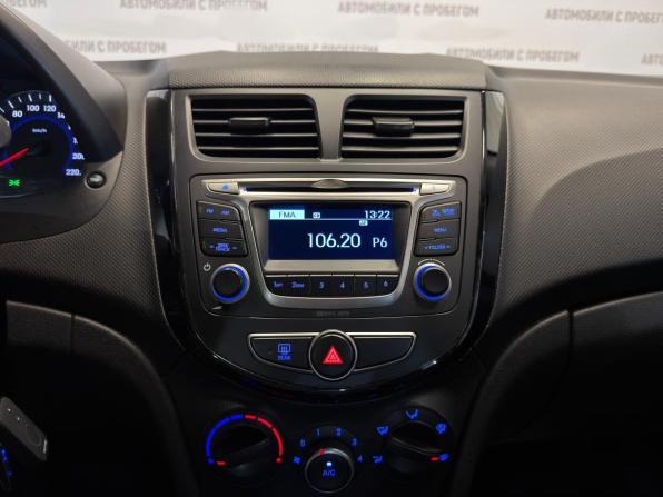 Hyundai Solaris I Рестайлинг с пробегом 2016 года, цена 929 000 рублей, 120915 км, седан, Автокод Объявления