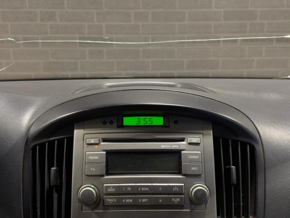 Hyundai H-1 II с пробегом 2012 года, цена 1 400 000 рублей, 200928 км, минивэн, Автокод Объявления