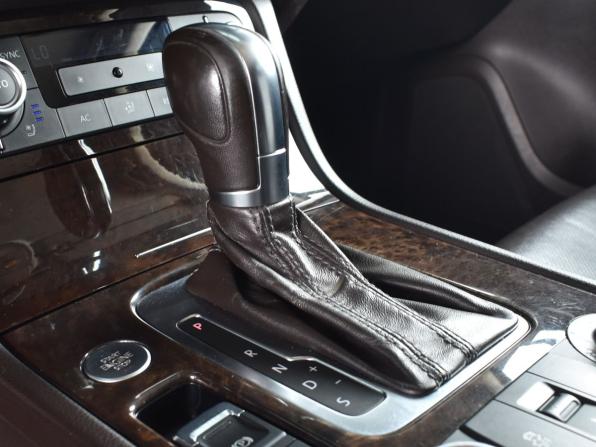 Volkswagen Touareg II с пробегом 2011 года, цена 1 979 995 рублей, 298439 км, внедорожник, Автокод Объявления