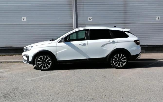 Lada (ВАЗ) Vesta I Рестайлинг (NG) с пробегом 2024 года, цена 1 379 000 рублей, 24689 км, универсал, Автокод Объявления