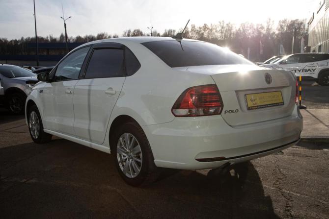 Volkswagen Polo V Рестайлинг с пробегом 2017 года, цена 1 055 000 рублей, 106000 км, седан, Автокод Объявления
