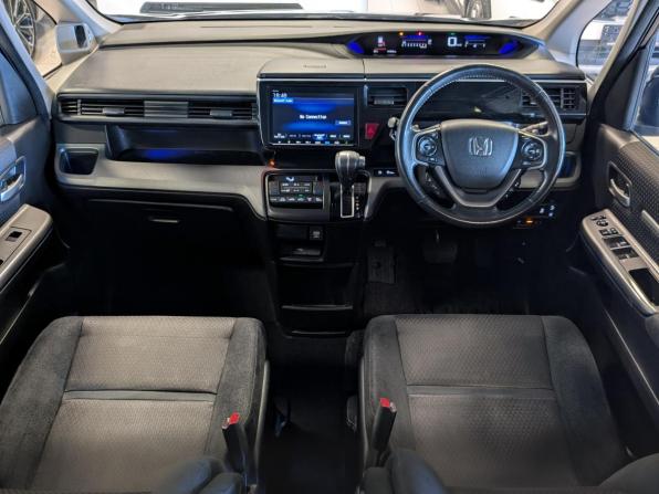 Honda Stepwgn V Рестайлинг с пробегом 2019 года, цена 2 350 000 рублей, 117000 км, минивэн, Автокод Объявления