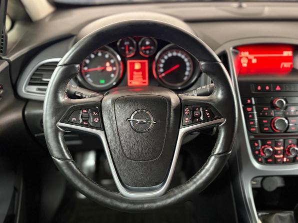 Opel Astra J Рестайлинг с пробегом 2013 года, цена 859 000 рублей, 131867 км, хэтчбек, Автокод Объявления