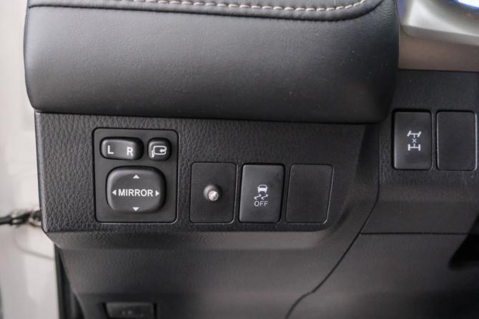 Toyota RAV4 IV (XA40) с пробегом 2014 года, цена 2 399 000 рублей, 110000 км, внедорожник, Автокод Объявления