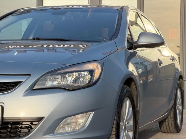 Opel Astra J с пробегом 2012 года, цена 520 000 рублей, 270000 км, хэтчбек, Автокод Объявления