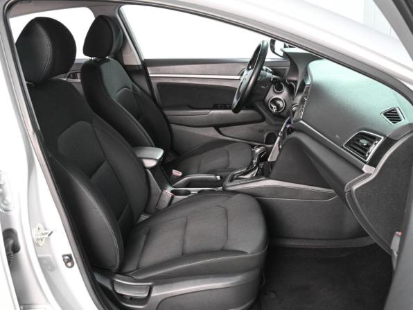 Hyundai Elantra VI (AD) с пробегом 2017 года, цена 1 699 000 рублей, 74356 км, седан, Автокод Объявления