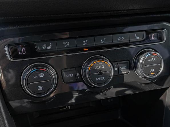Volkswagen Tiguan II с пробегом 2018 года, цена 1 695 000 рублей, 204893 км, внедорожник, Автокод Объявления