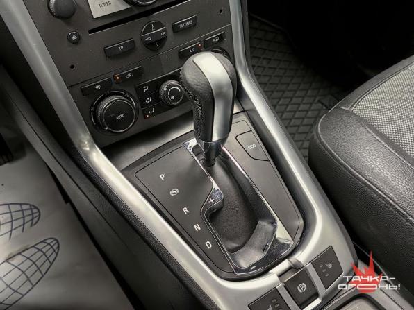 Opel Antara I Рестайлинг с пробегом 2014 года, цена 1 099 000 рублей, 156000 км, внедорожник, Автокод Объявления