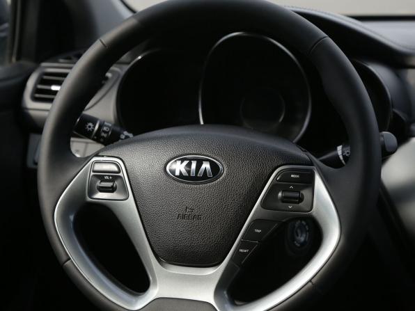 Kia Rio III Рестайлинг с пробегом 2017 года, цена 1 077 000 рублей, 135275 км, седан, Автокод Объявления