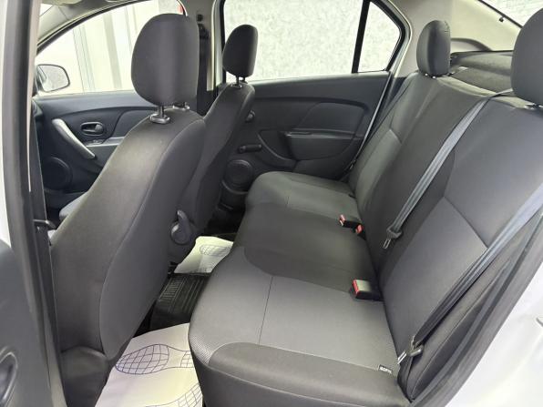 Renault Logan II с пробегом 2015 года, цена 685 000 рублей, 106071 км, седан, Автокод Объявления