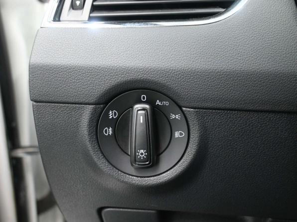 Skoda Octavia III (A7) Рестайлинг с пробегом 2019 года, цена 1 939 900 рублей, 211000 км, лифтбек, Автокод Объявления