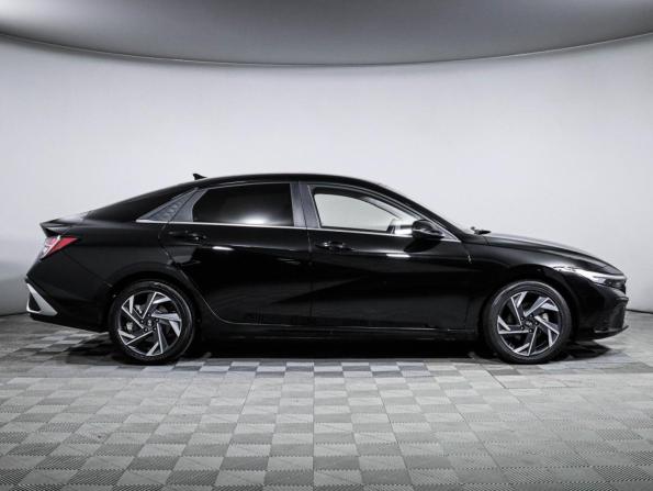 Hyundai Elantra VII (CN7) Рестайлинг с пробегом 2023 года, цена 2 150 000 рублей, 50500 км, седан, Автокод Объявления