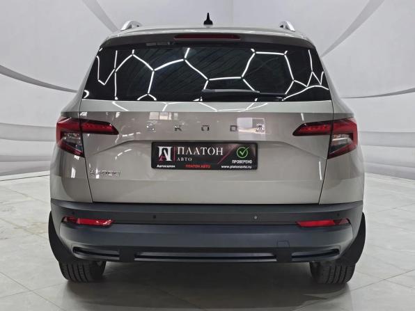 Skoda Karoq I с пробегом 2020 года, цена 2 199 000 рублей, 207000 км, внедорожник, Автокод Объявления