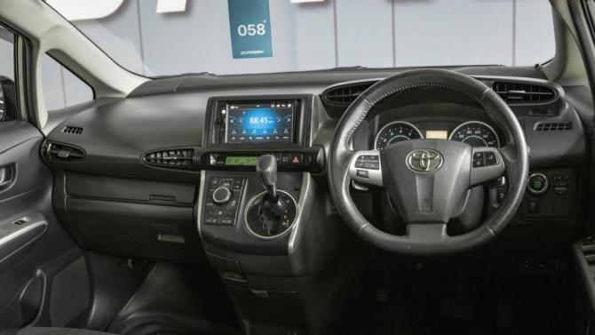 Toyota Wish II с пробегом 2009 года, цена 999 000 рублей, 204047 км, минивэн, Автокод Объявления