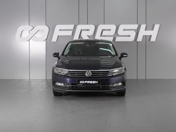 Volkswagen Passat B8 с пробегом 2017 года, цена 1 479 000 рублей, 307828 км, седан, Автокод Объявления