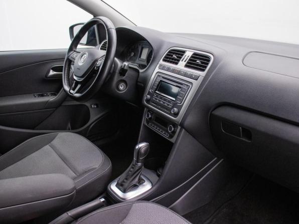 Volkswagen Polo V Рестайлинг с пробегом 2017 года, цена 1 295 000 рублей, 104005 км, седан, Автокод Объявления