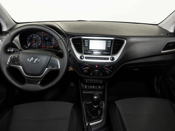 Hyundai Solaris II с пробегом 2018 года, цена 1 190 000 рублей, 116588 км, седан, Автокод Объявления